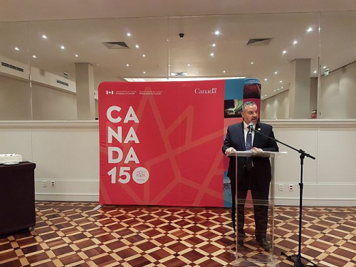 MEDALHA NOBRE PARCERIA conferida a Zilá Bernd pelo Embaixador do Canadá por 30 anos de parceria. O ato fez parte das comemorações dos 150 anos da Confederação Canadense.